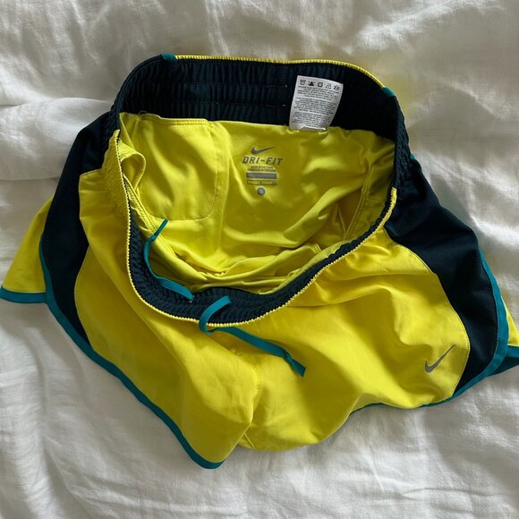 Nike Dri-Fit Shorts - Picture 3 of 3